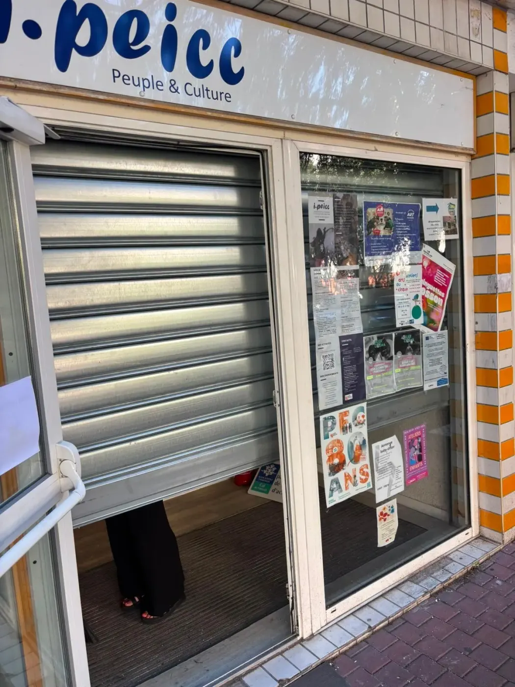 Déblocage de rideau métallique bloqué à Marseille 13