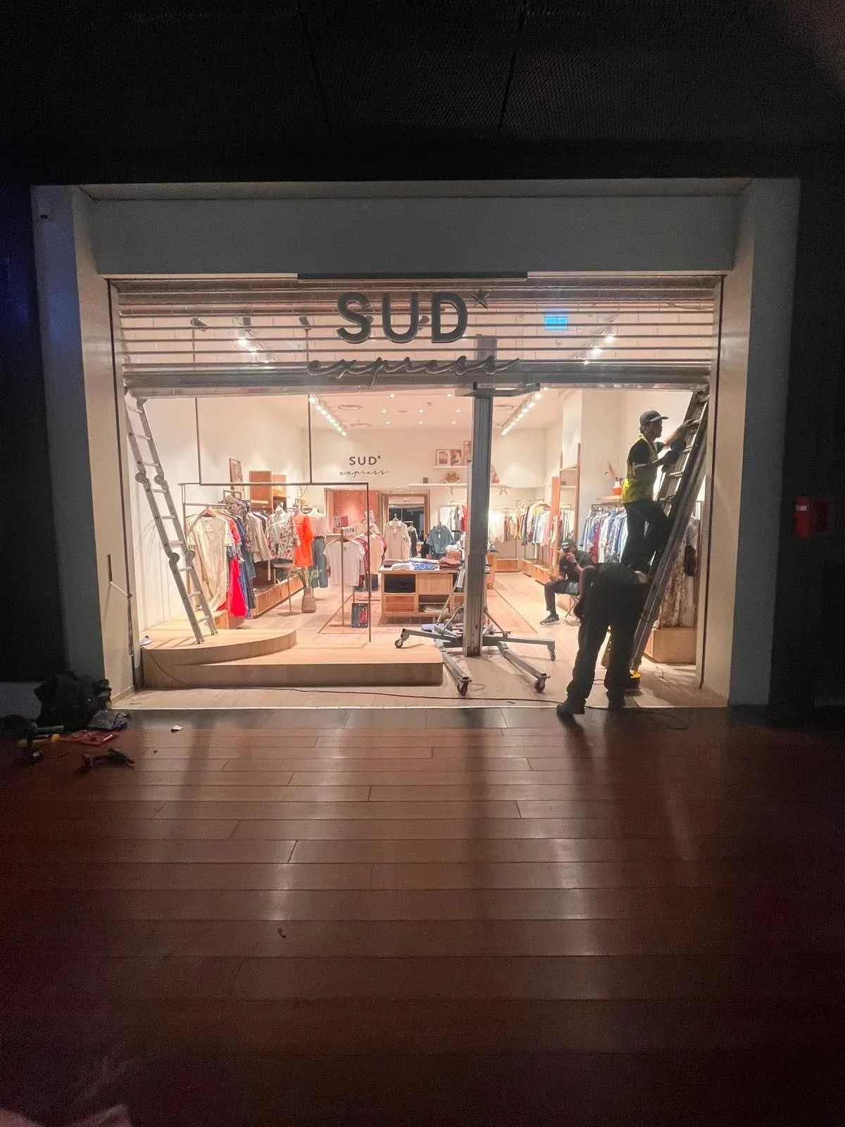 Installation et pose de rideau métallique à Marseille 13