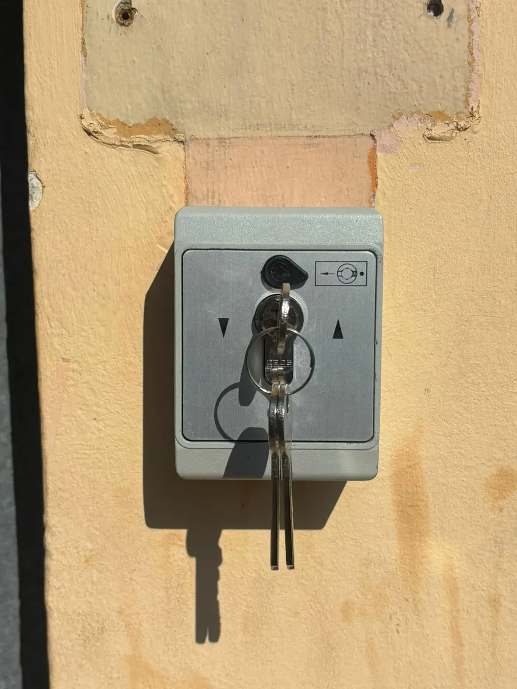 Motorisation de rideau métallique à Marseille 13